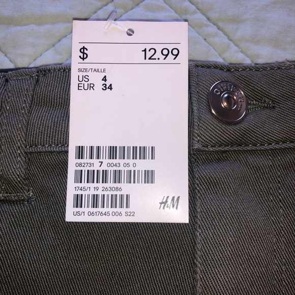 Divided (H&M) shorts - Picture 3 of 3